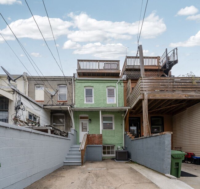 Building Photo - 432 S Robinson St