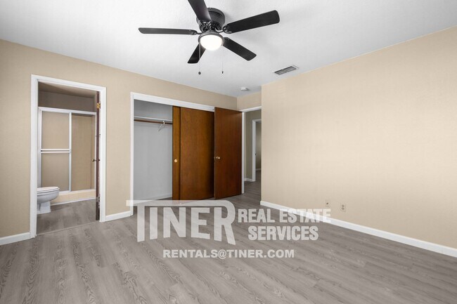 Building Photo - Darling 3 Bedroom Near Downtown - Location...