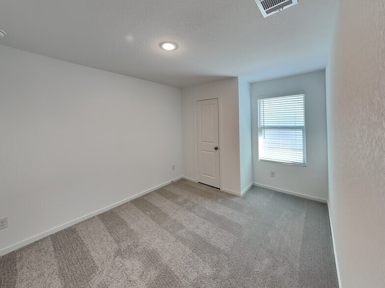 Building Photo - 236 Ottawa Wy