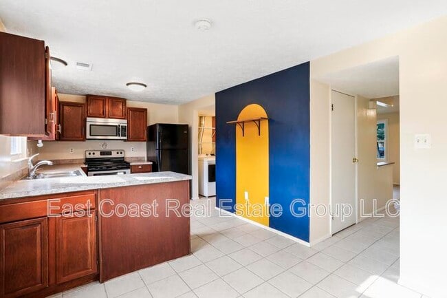 Building Photo - 140 Sandalwood Ct