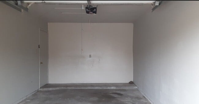 Building Photo - 6406 Costa Mesa Dr