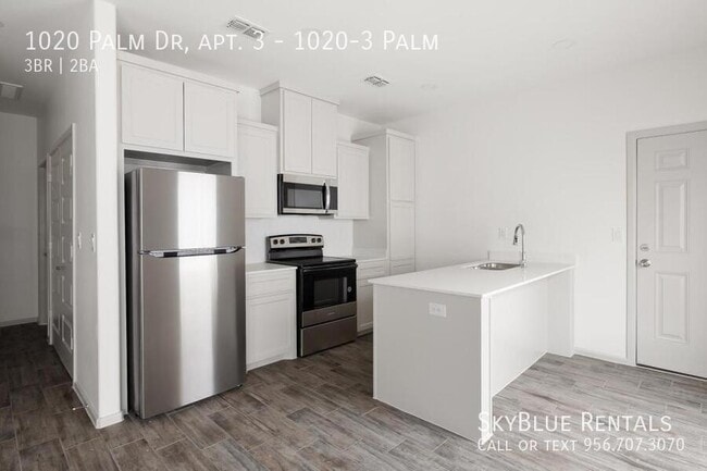Building Photo - 1020 Palm Dr