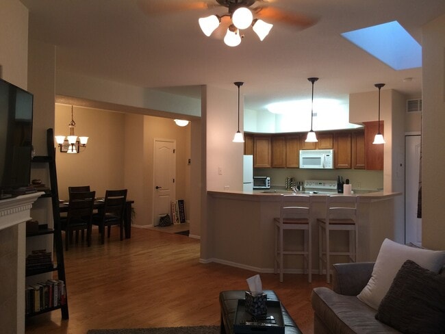 Building Photo - Beautiful Condo in Desirable Saddleback Ridge