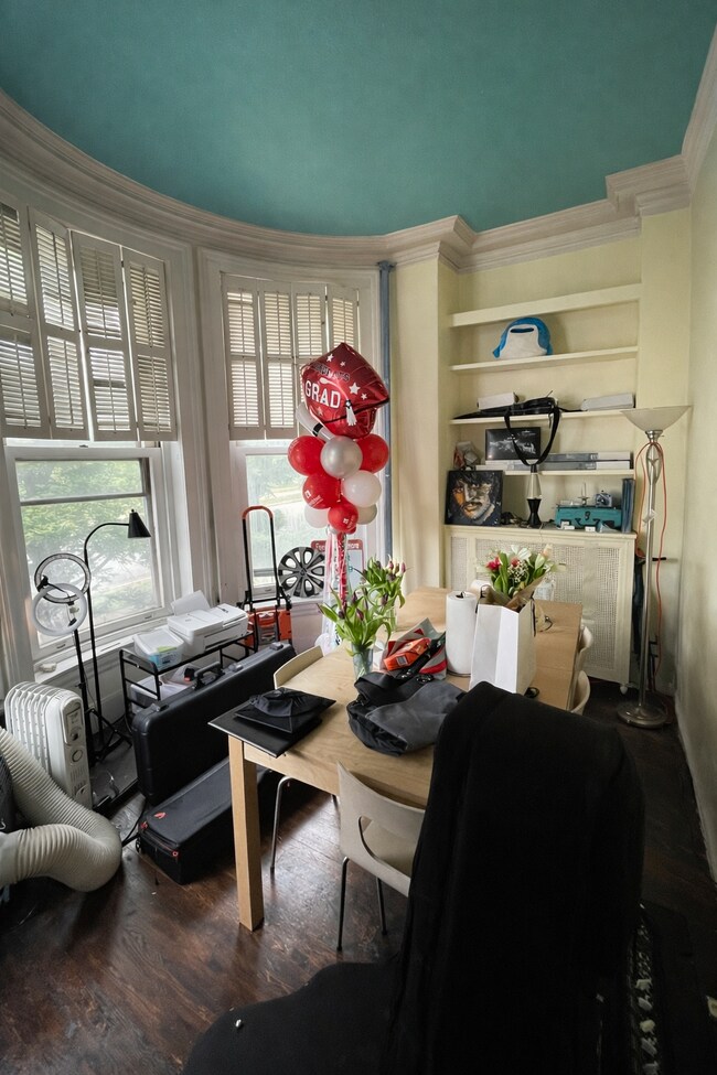 Building Photo - 52 Fenway