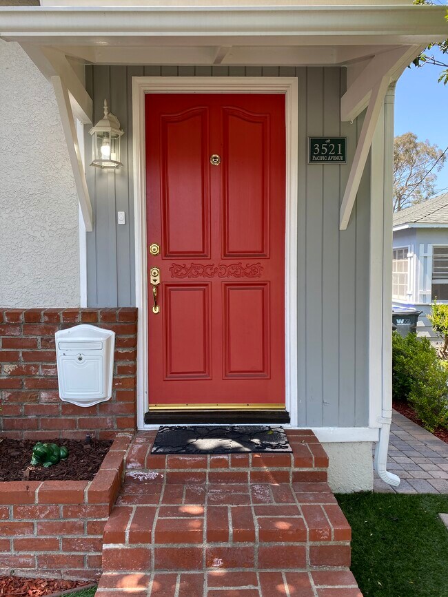 Building Photo - 3521 Pacific Ave