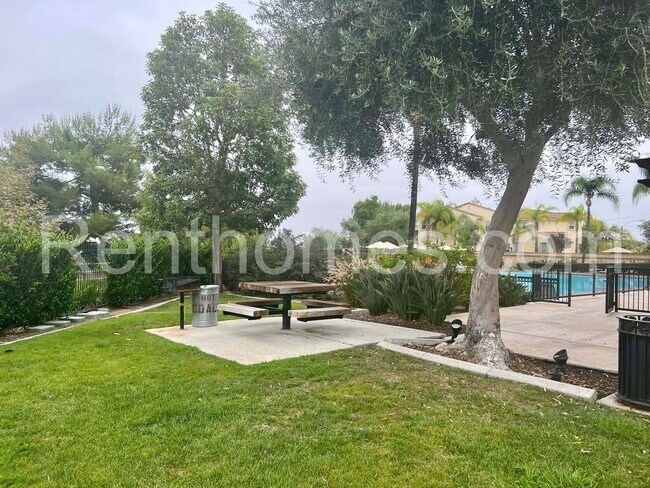 Building Photo - 2119 Palo Alto Dr