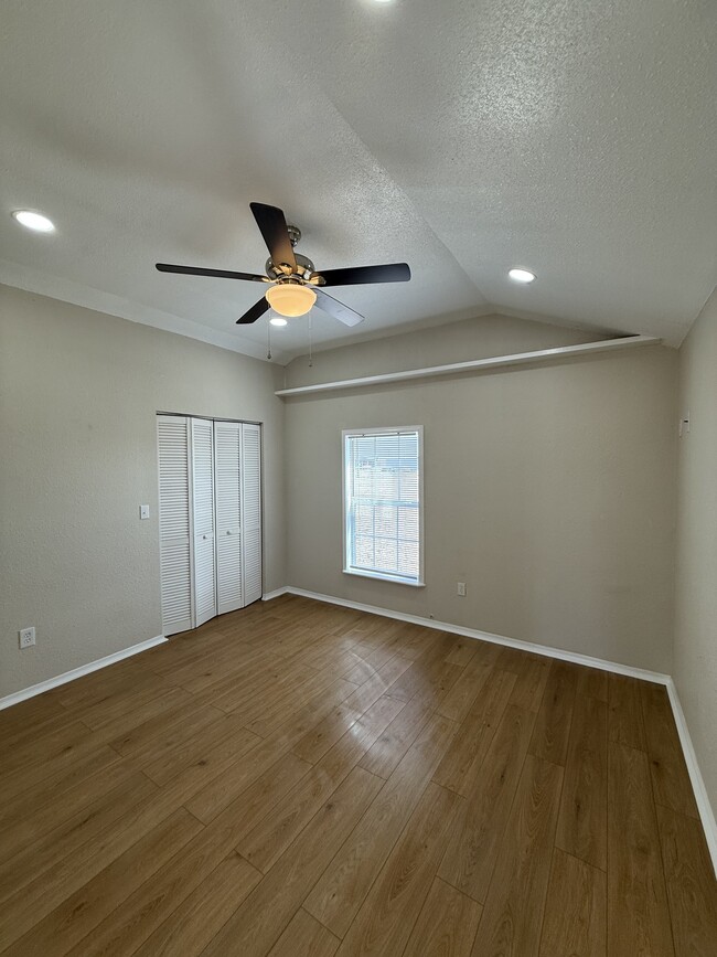 Building Photo - 19 Aspen Cir