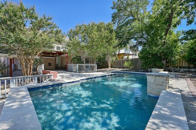 Building Photo - 10011 Brightling Ln