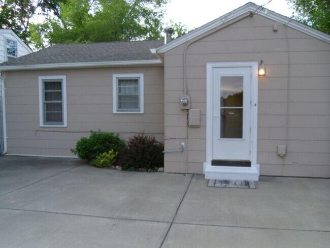 Building Photo - 2 bedroom in Billings MT 59102