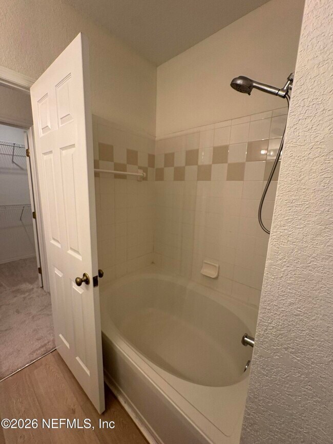 Building Photo - 13810 Sutton Park Dr N