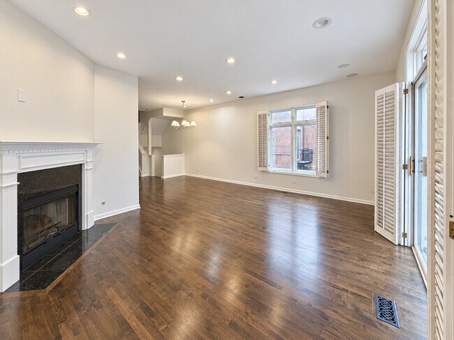 Building Photo - 1351 W Altgeld St
