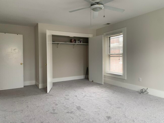 Building Photo - 721 W Main St