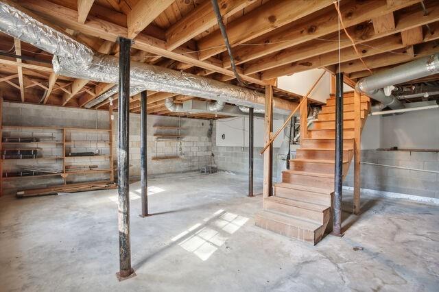 Building Photo - 2208 Myra Ln SW