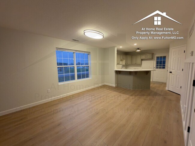 Building Photo - 1011-1013 Greystone Court