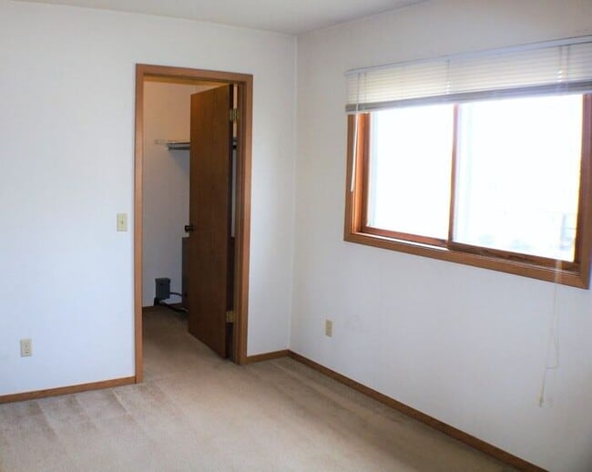 Building Photo - $1,150 | 2 Bedroom, 1 Bathroom CONDO | CAT Friendly* | Available for August 1st, 2026 Move in!