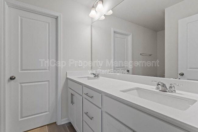 Building Photo - 1721 Chirping Trl