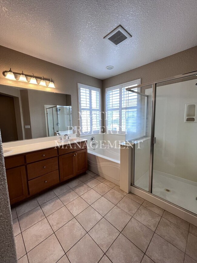 Building Photo - Move in Special see ad