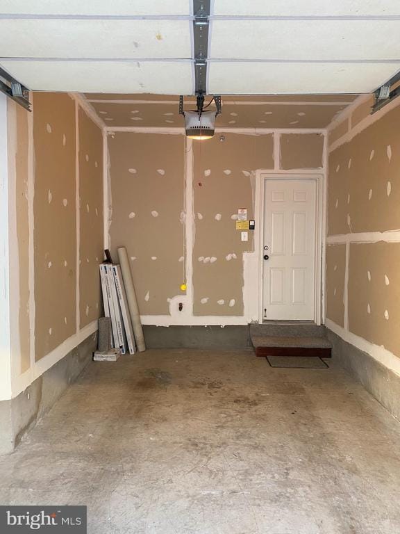 Building Photo - 8049 Crescent Park Dr