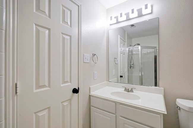 Building Photo - 4615 Russett Ln