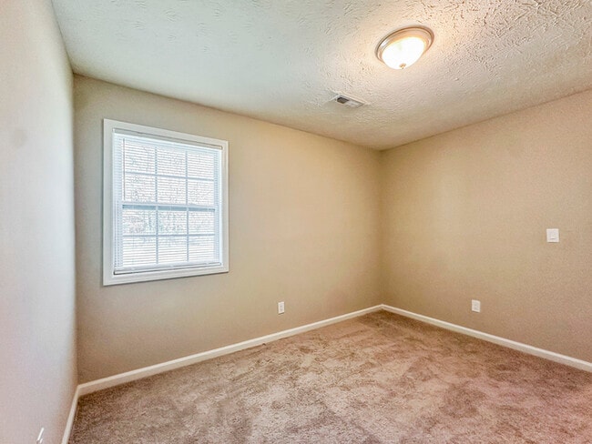 Building Photo - 7065 Merrywood Dr