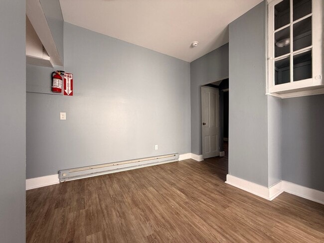 Building Photo - 407 S 8th St