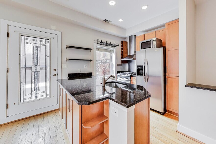 Building Photo - 500 M St NW