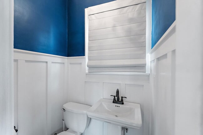 Building Photo - 134 22nd Ave N