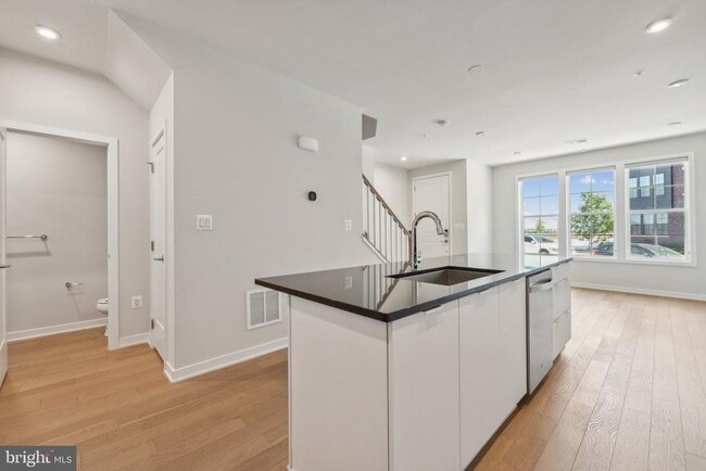 Building Photo - 22328 Roanoke Rise Terrace