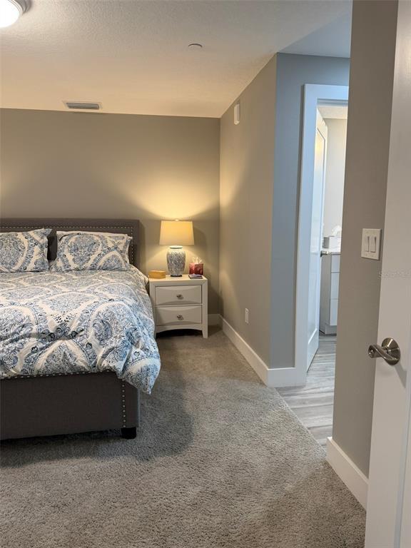 Building Photo - 1 Beach Dr SE