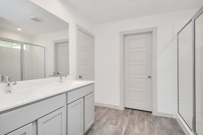 Building Photo - 12814 Heddington Grv Ln