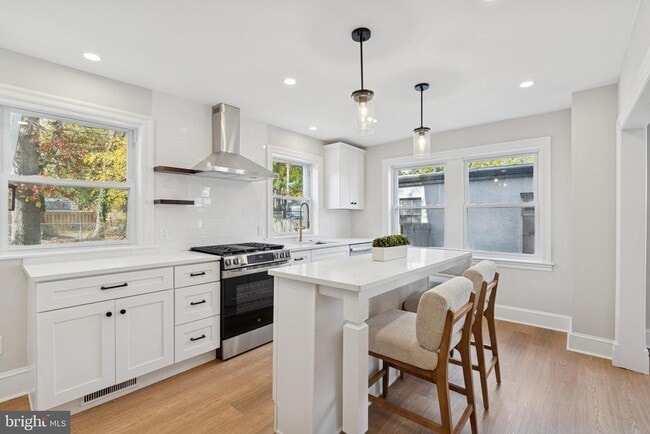 Building Photo - 2110 Bellemead Ave