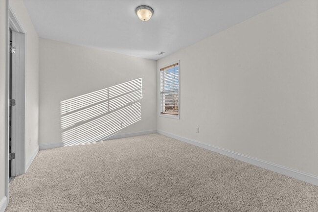 Building Photo - **SHOWINGS UNAVAILABLE UNTIL AUGUST 1ST!!!**