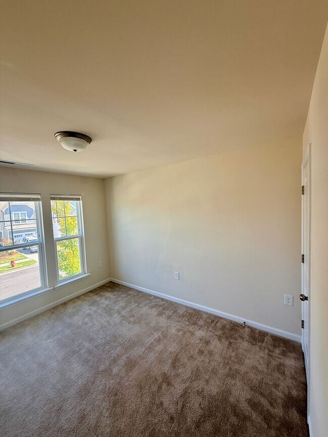 Building Photo - 1017 Sycaten St