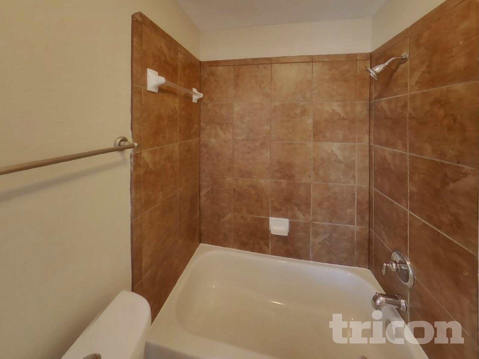 Building Photo - 704 Crockett Dr