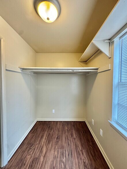 Building Photo - 444 Babb Dr