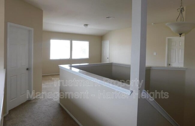 Building Photo - 6202 Suellen Ln