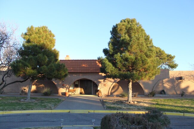 Building Photo - 288 Maricopa Dr