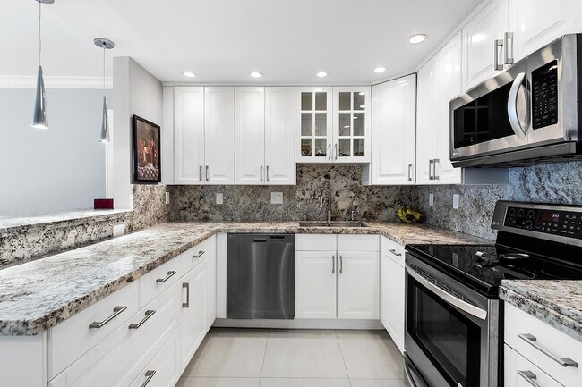 Building Photo - 3850 Galt Ocean Dr