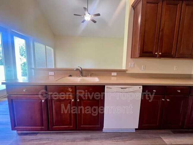 Building Photo - 2074 Heritage Oaks Ct