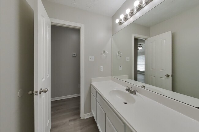 Building Photo - 24307 Hard Wood Dr