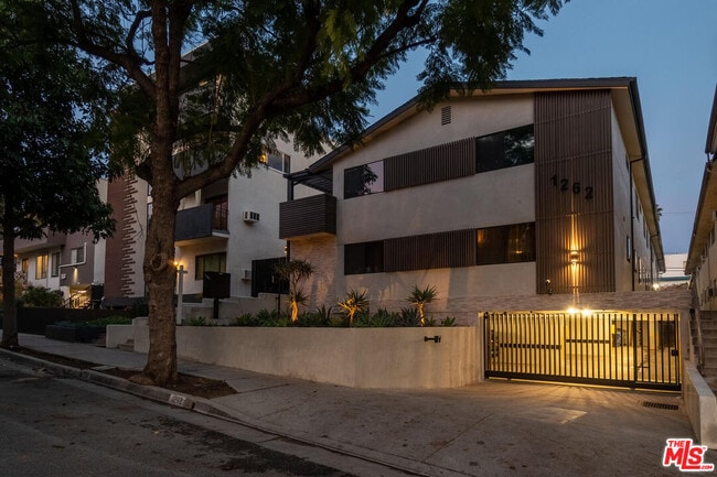 Building Photo - 1262 N Sweetzer Ave