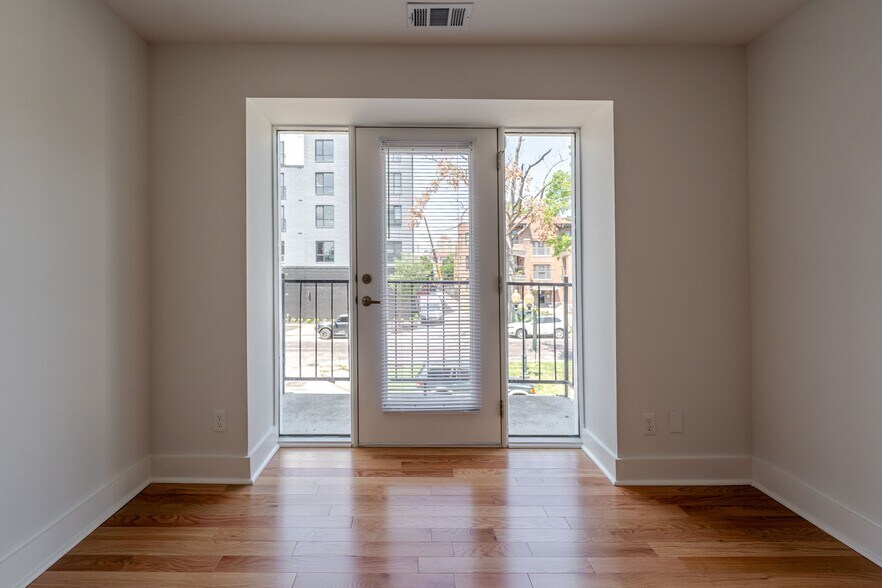 Building Photo - 5630 Pershing Ave