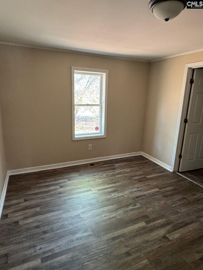 Building Photo - 477 Bushberry Rd