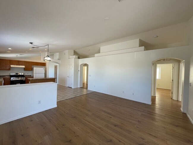 Building Photo - Charming Corner Lot - 4 Bedroom/ 2 Bathroom