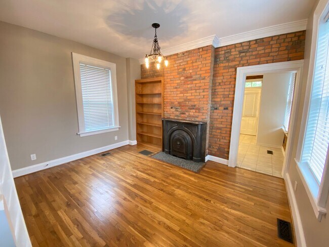 Building Photo - 42 E 3rd Ave