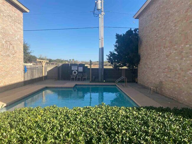 Building Photo - 9903 Crystal Ct