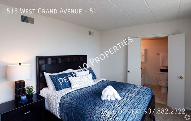 Building Photo - Spacious one-bedroom apartments with a par...