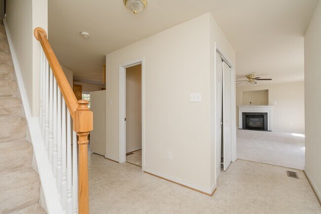 Building Photo - 3BR/2.5BA Home in Lakeside — Minutes to Bryan Park — $2,295/mo!
