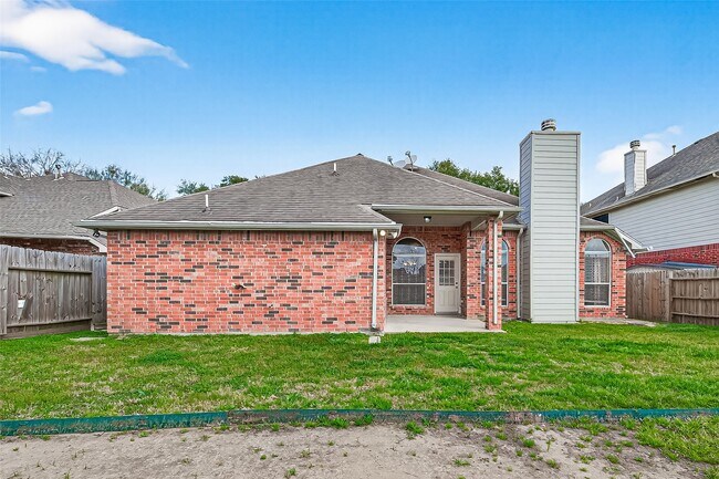 Building Photo - 18727 Forest Deer Rd