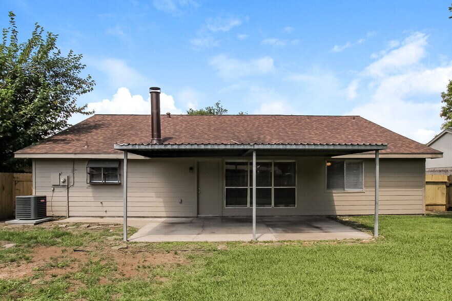 Building Photo - 7526 Shoshone Dr